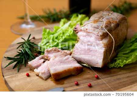 Roast pork Roast pork 70195604