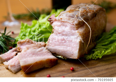 烤豬肉 70195605