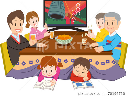 New Year's Eve with a 3-generation family 70196730