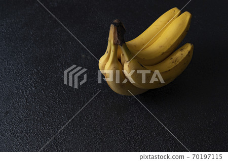 一堆香蕉 一堆香蕉 70197115