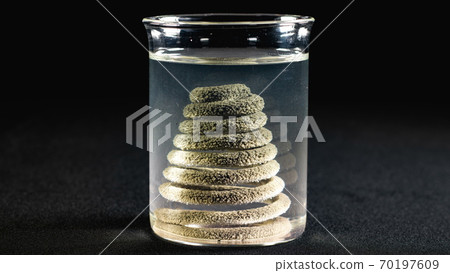 Chemical reaction copper wire and argentum liquid 70197609