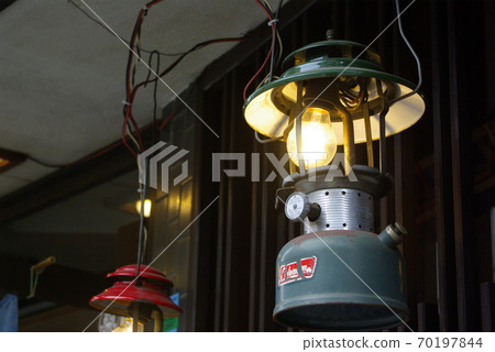 The lantern of the eaves The lantern of the eaves 70197844