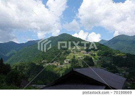 Ochiai Village and Cumulonimbus in Heike no Sato Ochiai Village and Cumulonimbus in Heike no Sato 70198669