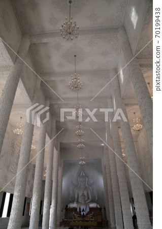 白教堂和白沙卡雕像在Wat Phi Prakun，白寺，泰國清邁 70199438