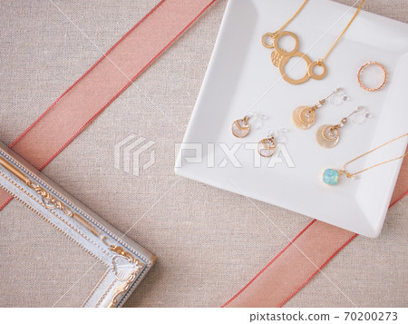 Handmade accessories 70200273