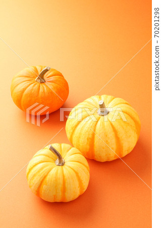 Halloween pumpkin 70201298