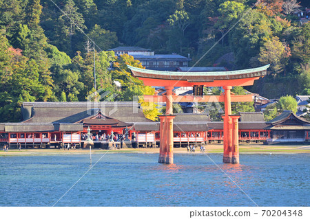 Itsukushima Shrine in autumn seen from the sea 70204348