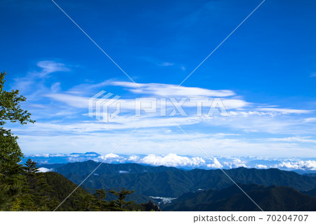 Unkai and mountains Unkai and mountains 70204707