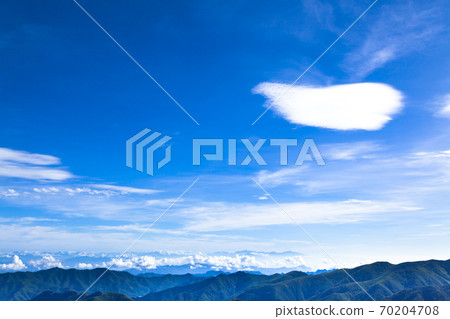 Unkai and mountains Unkai and mountains 70204708