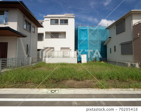 Residential area vacant land 70205418