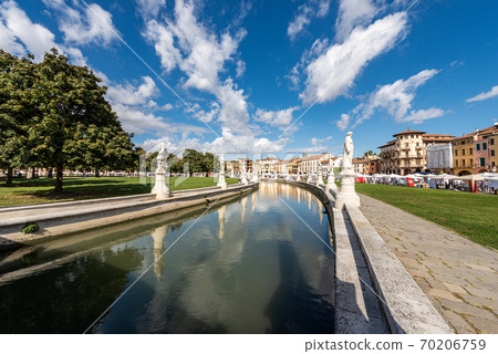 Prato della Valle - Famous Town square in Padua Veneto Italy Prato della Valle - Famous Town square in Padua Veneto Italy 70206759