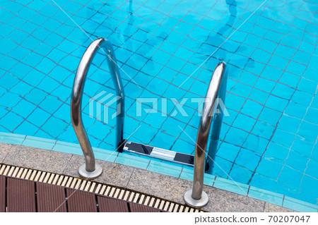 Outdoor swimming pool with stair 70207047