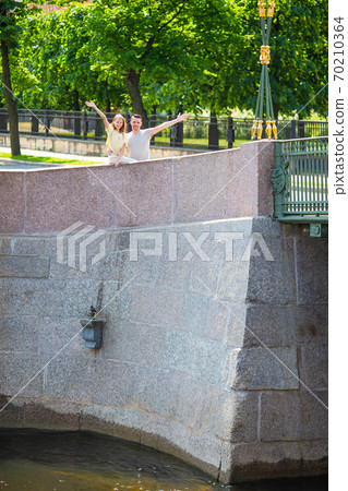 Monument sculpture of Chizhik-Pyzhik small bird on Fontanka river, St. Petersburg, Russia Monument sculpture of Chizhik-Pyzhik small bird on Fontanka river, St. Petersburg, Russia 70210364