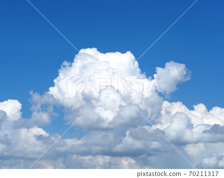 東京夏日的天空和雲彩 東京夏日的天空和雲彩 70211317
