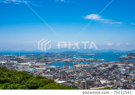 View of Kitakyushu from the Takatoyama Observatory in summer [Kitakyushu City, Fukuoka Prefecture] 70211541