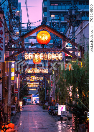 日本橫濱城市景觀,橫濱,Noge酒吧(Yanagi-dori)等的視圖 日本橫濱城市景觀,橫濱,Noge酒吧(Yanagi-dori)等的視圖 70214900