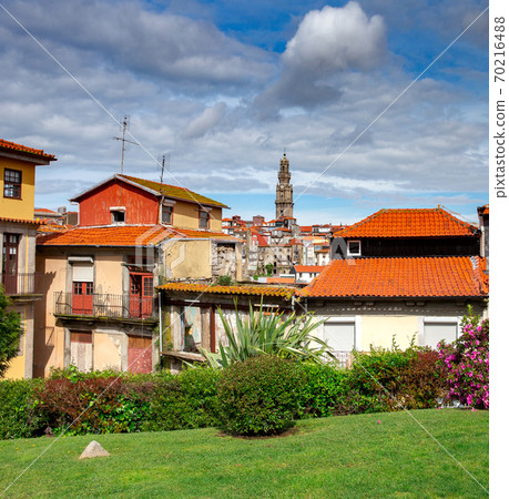 Porto. Tower Torre dos Clerigush. 70216488