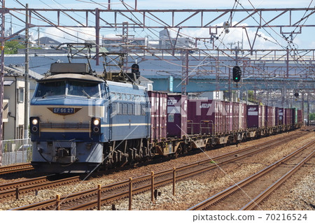 EF66拖曳了三洋本線朝霞和明石之間的貨運列車 70216524