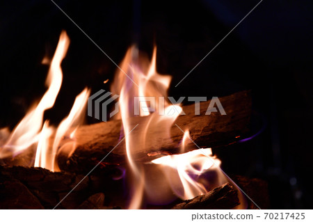 Bonfire at the campsite Bonfire at the campsite 70217425