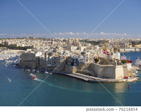 Birgu cityscape and Fort St. Angelo, Grand Harbor seen from Malta Upper Baraka Garden Birgu cityscape and Fort St. Angelo, Grand Harbor seen from Malta Upper Baraka Garden 70218854
