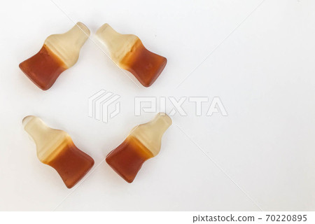 a gelatin ball is laid out in a circle made a gelatin ball is laid out in a circle made 70220895