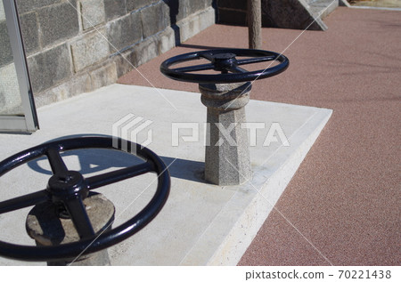 Black handle 70221438