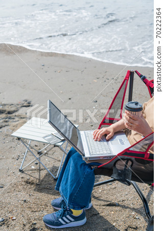 [一邊望海一邊工作] 70222364