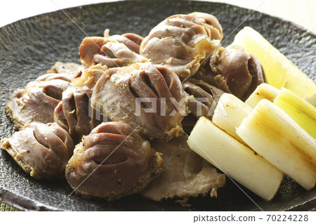 Grilled gizzards and green onions with black pepper 26 Grilled gizzards and green onions with black pepper 26 70224228