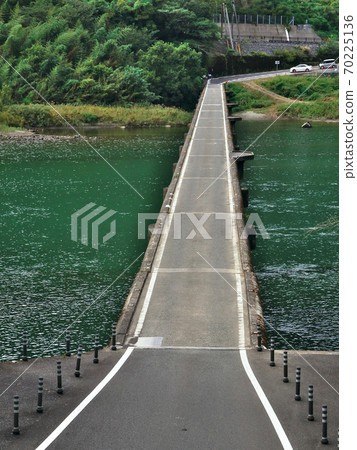 Nagoya Sebmersible Bridge over the Niyodo River and its scenery 70225136