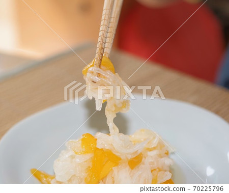 醋蘿蔔和柿子 70225796