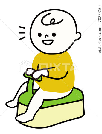Baby going to potty training 70228563