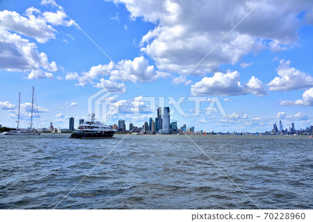從海看到紐約曼哈頓景觀 從海看到紐約曼哈頓景觀 70228960