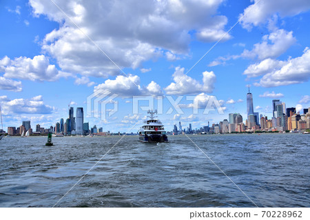 從海看到紐約曼哈頓景觀 從海看到紐約曼哈頓景觀 70228962
