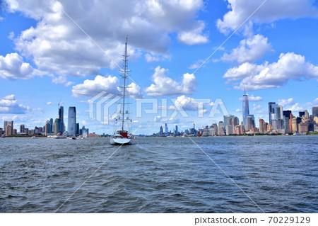 從海看到紐約曼哈頓景觀 從海看到紐約曼哈頓景觀 70229129