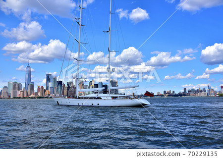New York Manhattan landscape seen from the sea New York Manhattan landscape seen from the sea 70229135