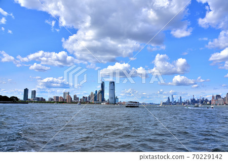從海看到紐約曼哈頓景觀 從海看到紐約曼哈頓景觀 70229142