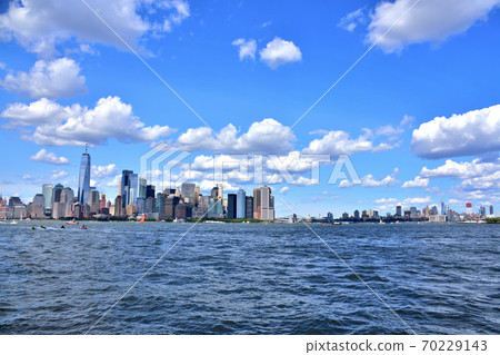 New York Manhattan landscape seen from the sea New York Manhattan landscape seen from the sea 70229143