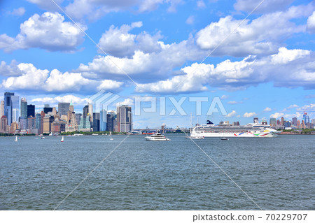 New York Manhattan landscape seen from the sea New York Manhattan landscape seen from the sea 70229707