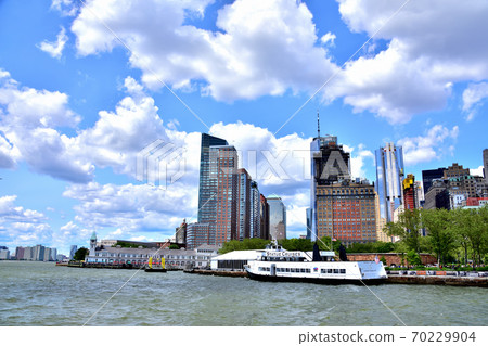 New York Manhattan landscape seen from the sea 70229904