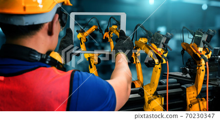 Smart industry robot arms for digital factory production technology Smart industry robot arms for digital factory production technology 70230347