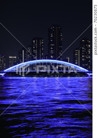 Illumination of the Sumida River Bridge that creates a lively waterside "Eitai Bridge" 70230875