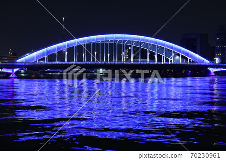 Illumination of the Sumida River Bridge that creates a lively waterside "Eitai Bridge" 70230961