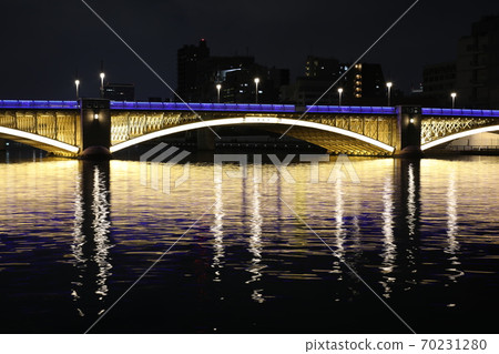 Illumination of the Sumida River Bridge that creates a lively waterside "Kuramae Bridge" Illumination of the Sumida River Bridge that creates a lively waterside "Kuramae Bridge" 70231280