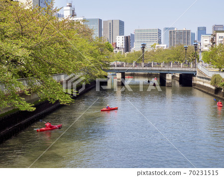 Kayaking on the Oyoko River, Koto-ku, Tokyo Kayaking on the Oyoko River, Koto-ku, Tokyo 70231515