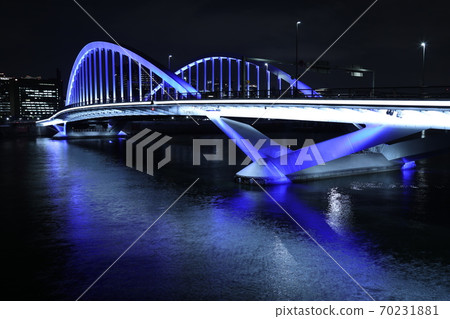 Illumination of the Sumida River Bridge that creates a lively waterside "Tsukiji Ohashi" 70231881