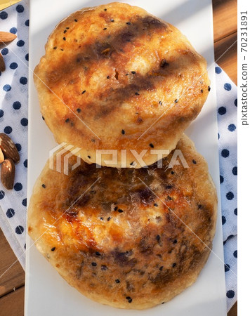 亞洲食品火鍋和堅果 亞洲食品火鍋和堅果 70231891