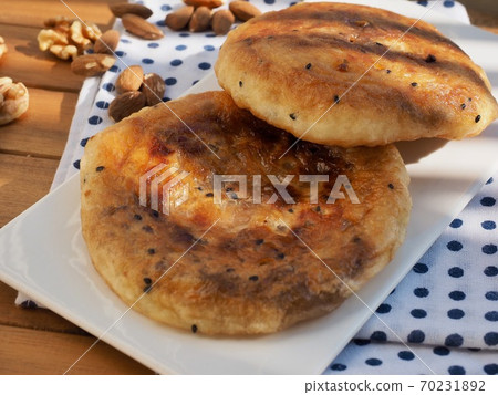 亞洲食品火鍋和堅果 亞洲食品火鍋和堅果 70231892