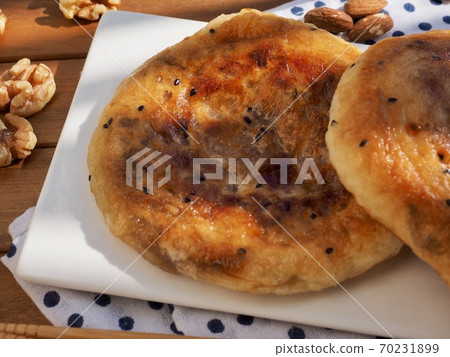 亞洲食品火鍋和堅果 亞洲食品火鍋和堅果 70231899