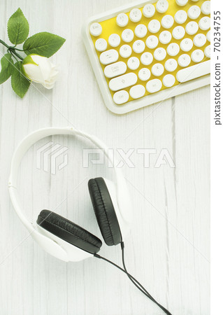 Yellow keyboard and equipment Yellow keyboard and equipment 70234755
