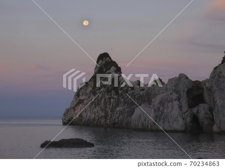 白崎海岸和月亮 白崎海岸和月亮 70234863